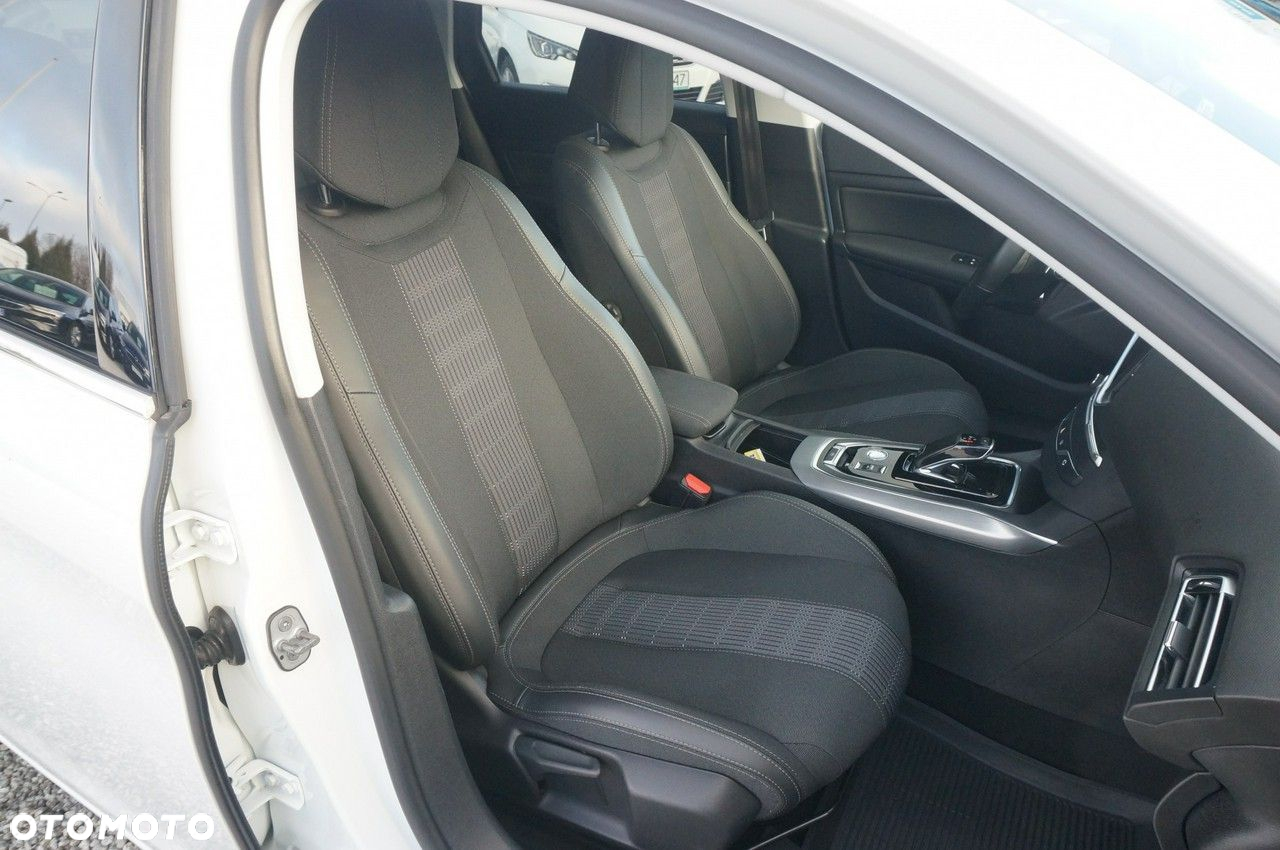Peugeot 308 1.5 BlueHDi Allure Pack S&S EAT8 - 29