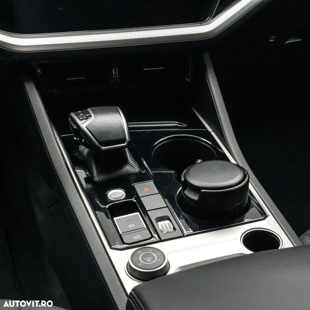 Volkswagen Touareg 3.0 V6 TDI SCR 4Motion Automatik - 24