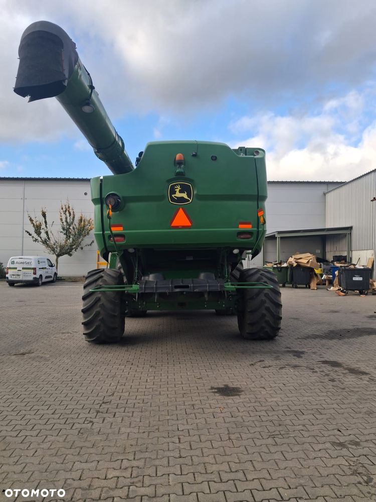 John Deere S690 - 10