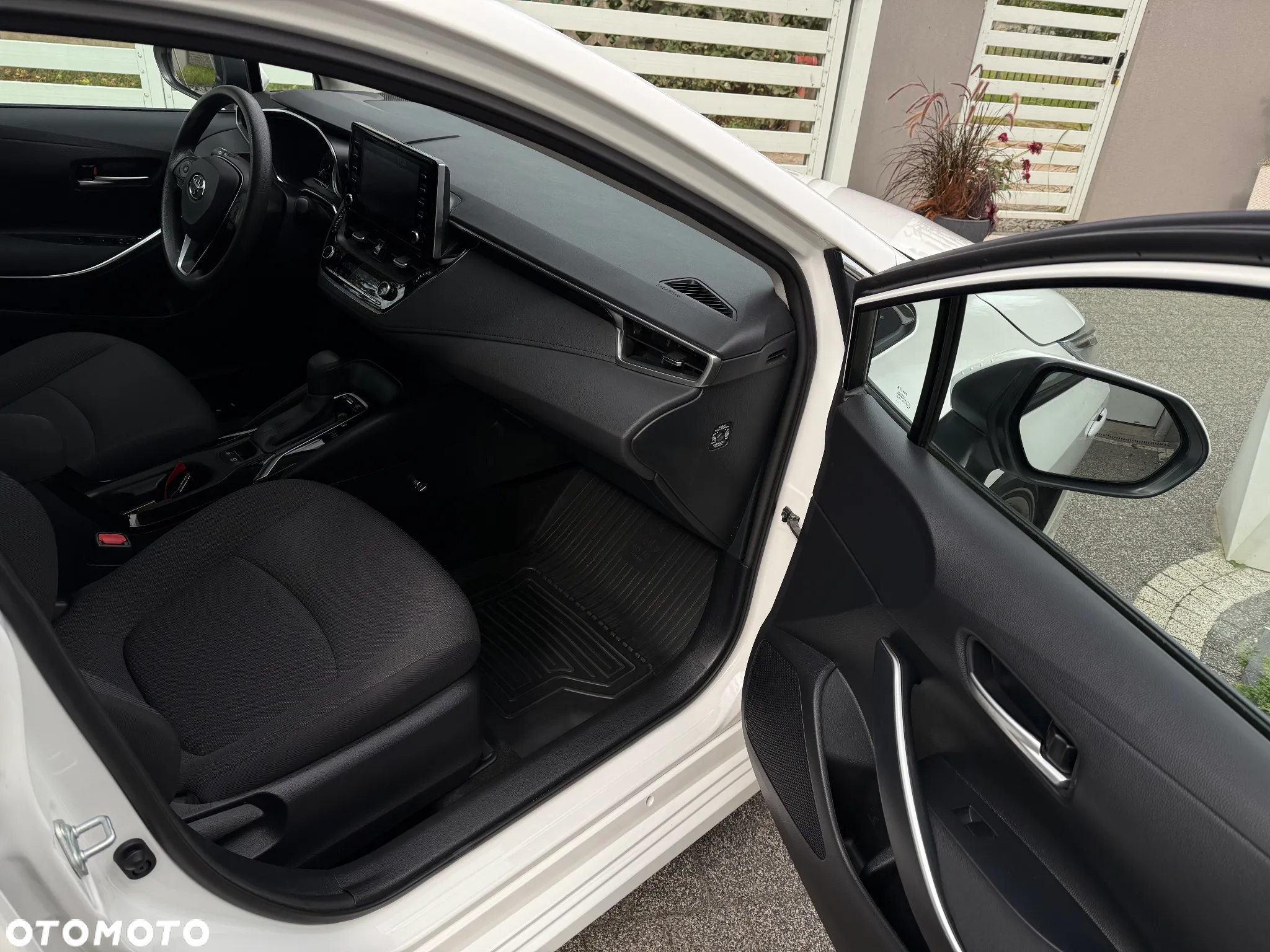 Toyota Corolla 1.8 Hybrid Active - 16