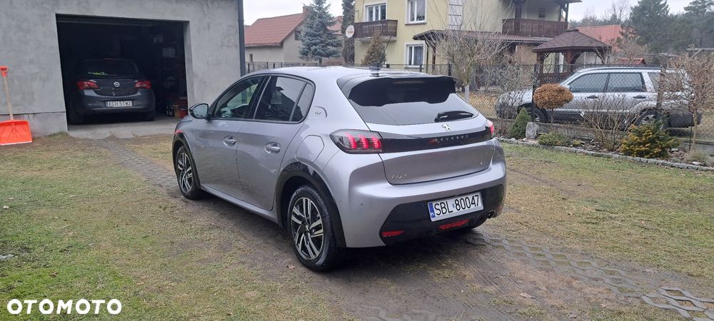 Peugeot 208 - 17