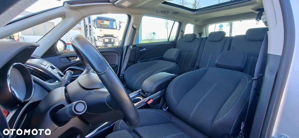 Opel Zafira 1.4 T Cosmo - 24
