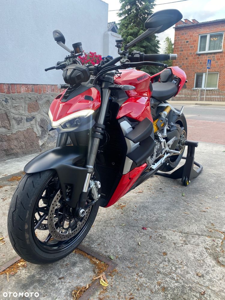 Ducati Streetfighter V2 - 12