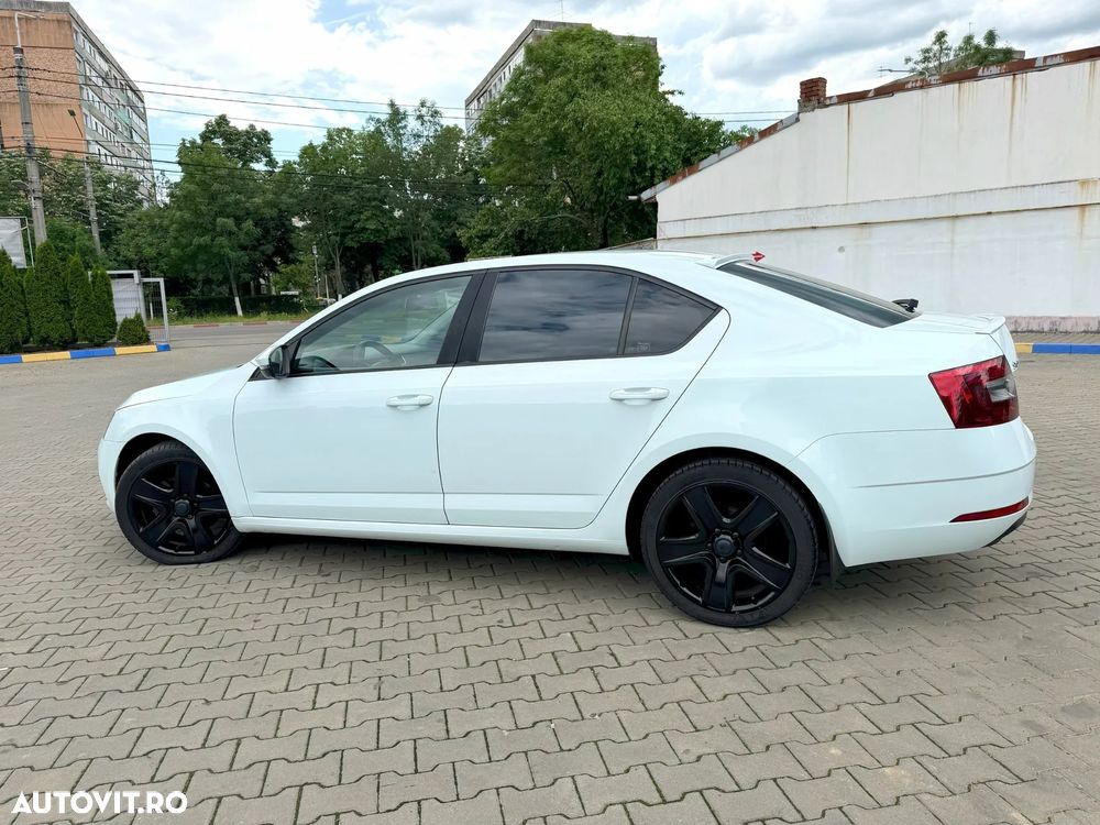 Skoda Octavia 2.0 TDI DSG Style - 1