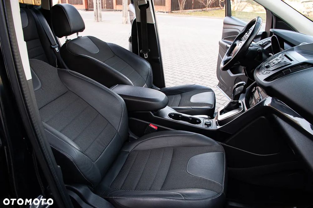 Ford Kuga 2.0 TDCi 4WD Titanium - 25