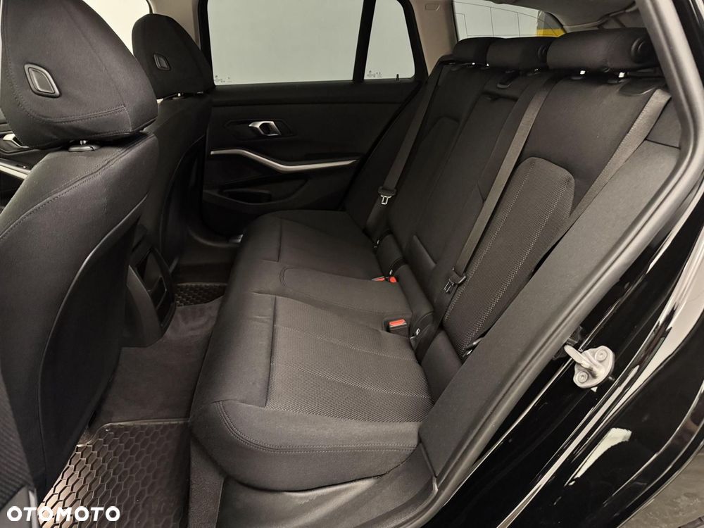 BMW Seria 3 - 24