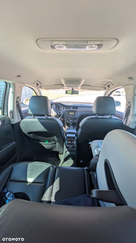 Skoda Superb 2.0 TDI Family DSG - 12