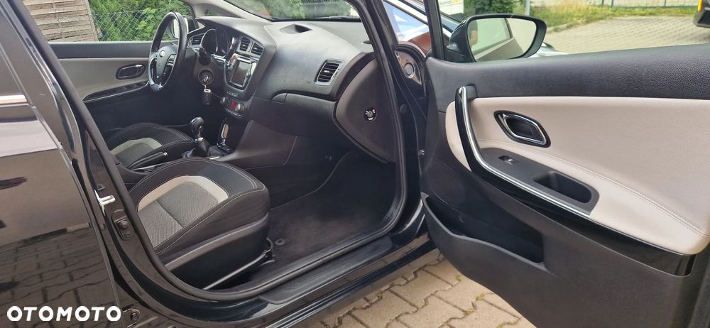 Kia Ceed 1.6 GDI Dream Team Edition - 20