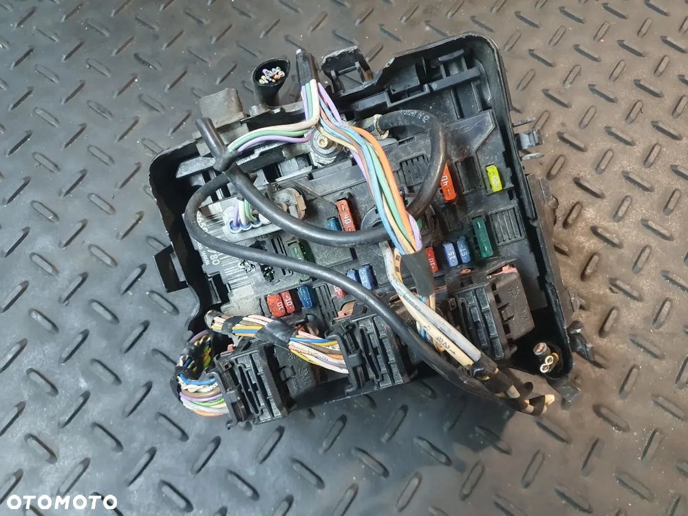 PEUGEOT CITROEN C2 C3 SKRZYNKA BEZPIECZNIKÓW MODUŁ BSM 9659741780 - 3