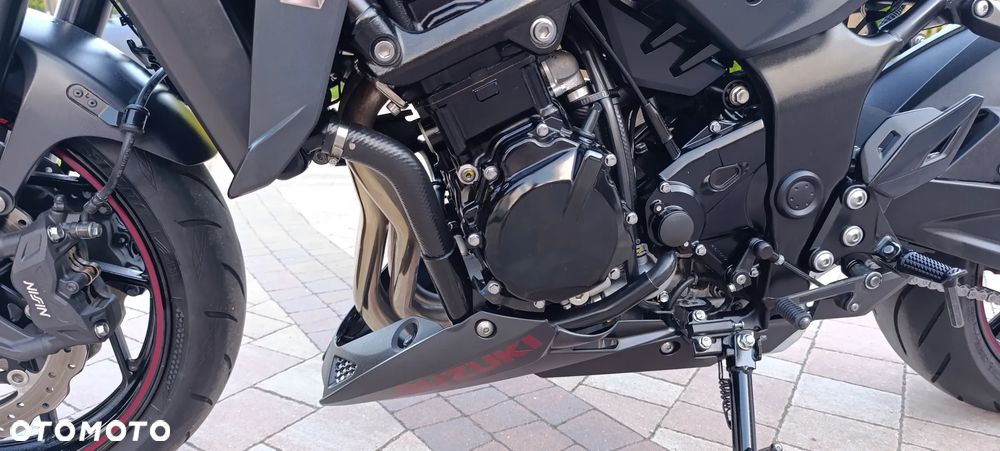 Suzuki GSX - 38