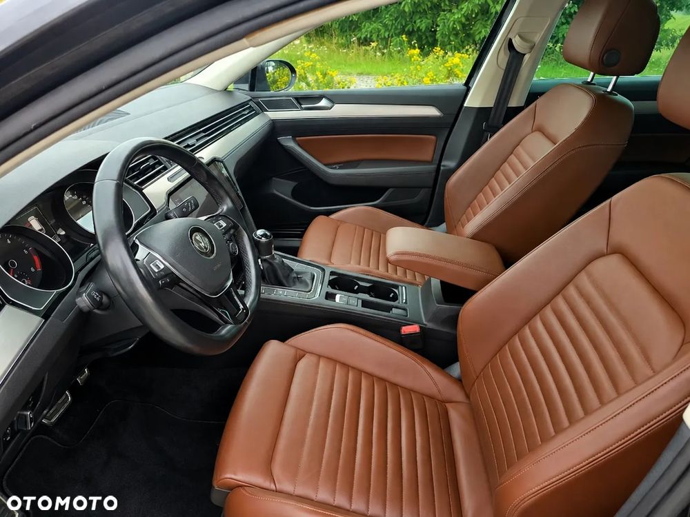 Volkswagen Passat 2.0 TDI SCR Highline - 9