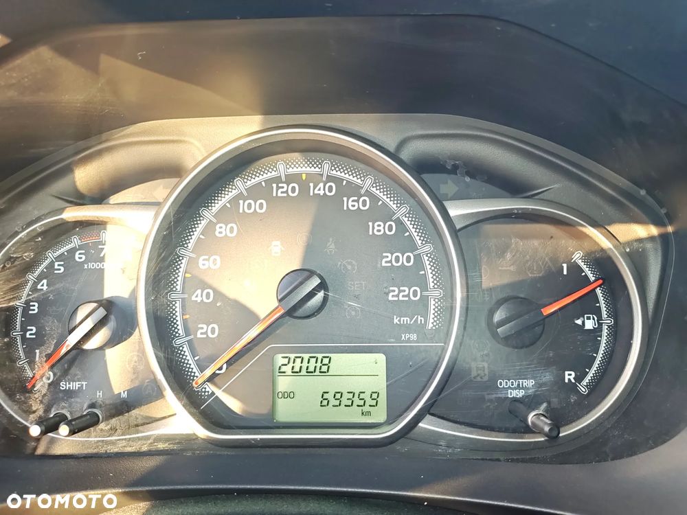 Toyota Yaris 1.0 Active - 12