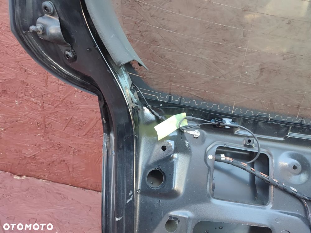 BMW E81 / E87LCI / E87 ORYGINALNA KLAPA BAGAŻNIKA TYŁ W KOLORZE SCHWARZ 2 668 O NR.  41 62 7 133 898 / 41 62 4 391 291 OEM - 27