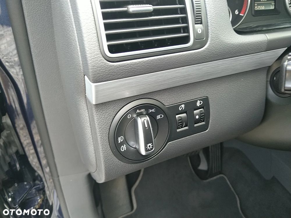 Volkswagen Touran 1.6 TDI DPF DSG Cup - 19