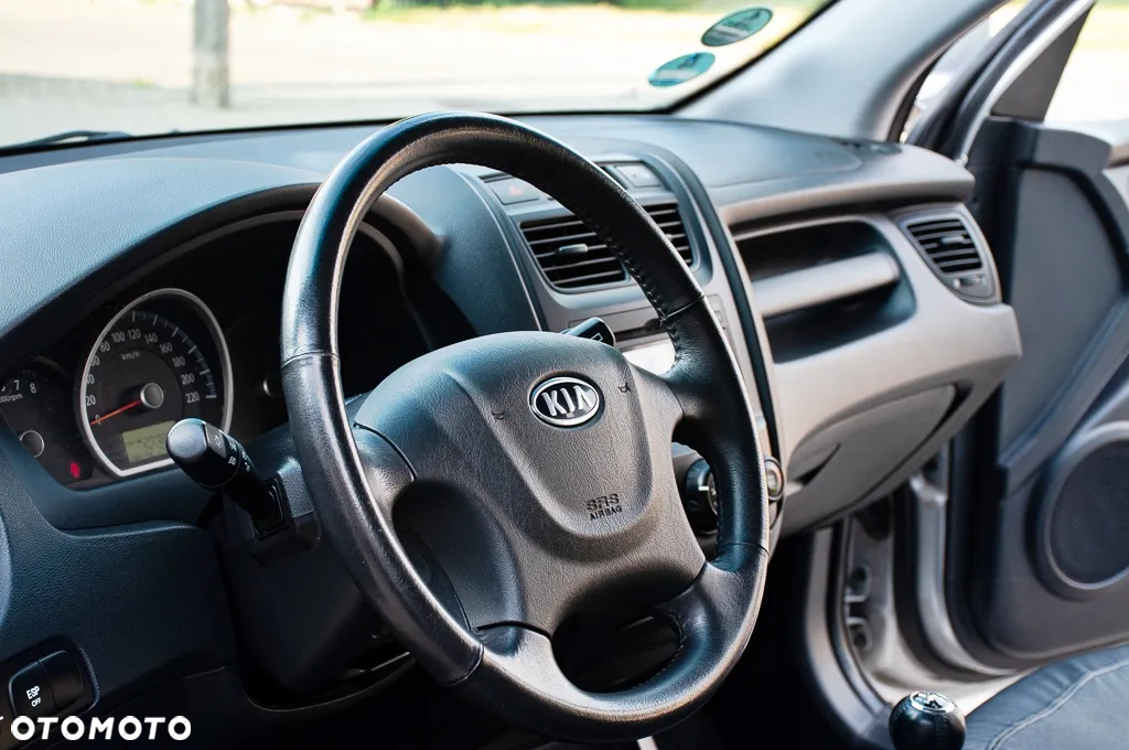 Kia Sportage 2.0 Tour - 37
