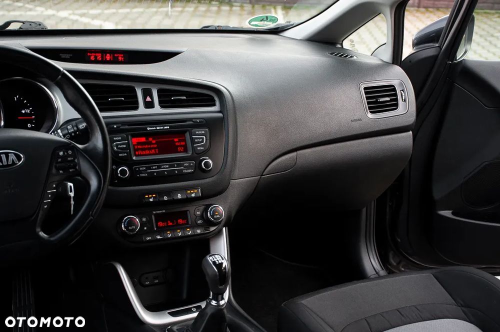 Kia Ceed - 31