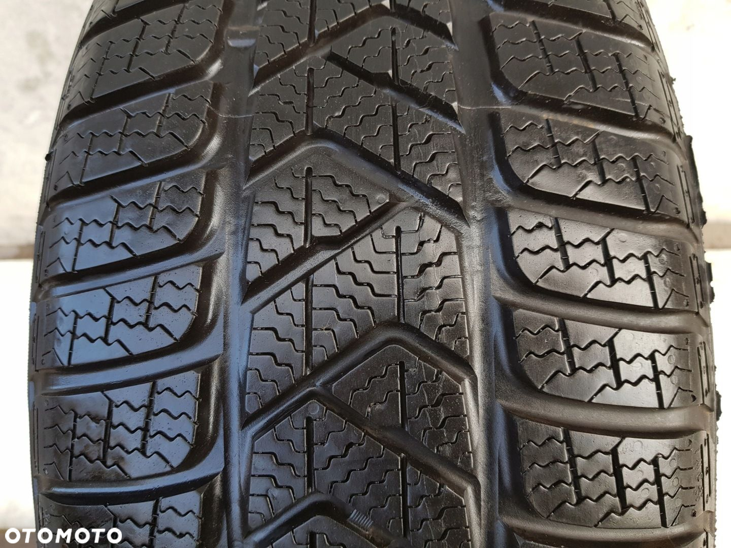 Pirelli SottoZero 3 215/55 R17 98V 7,1mm. - 3