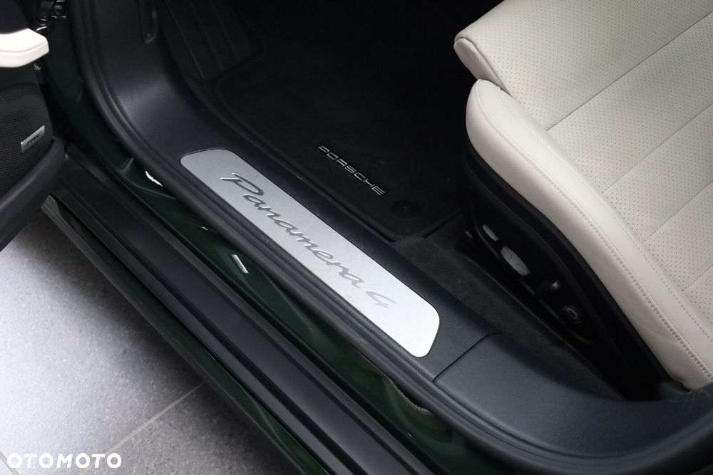 Porsche Panamera - 24