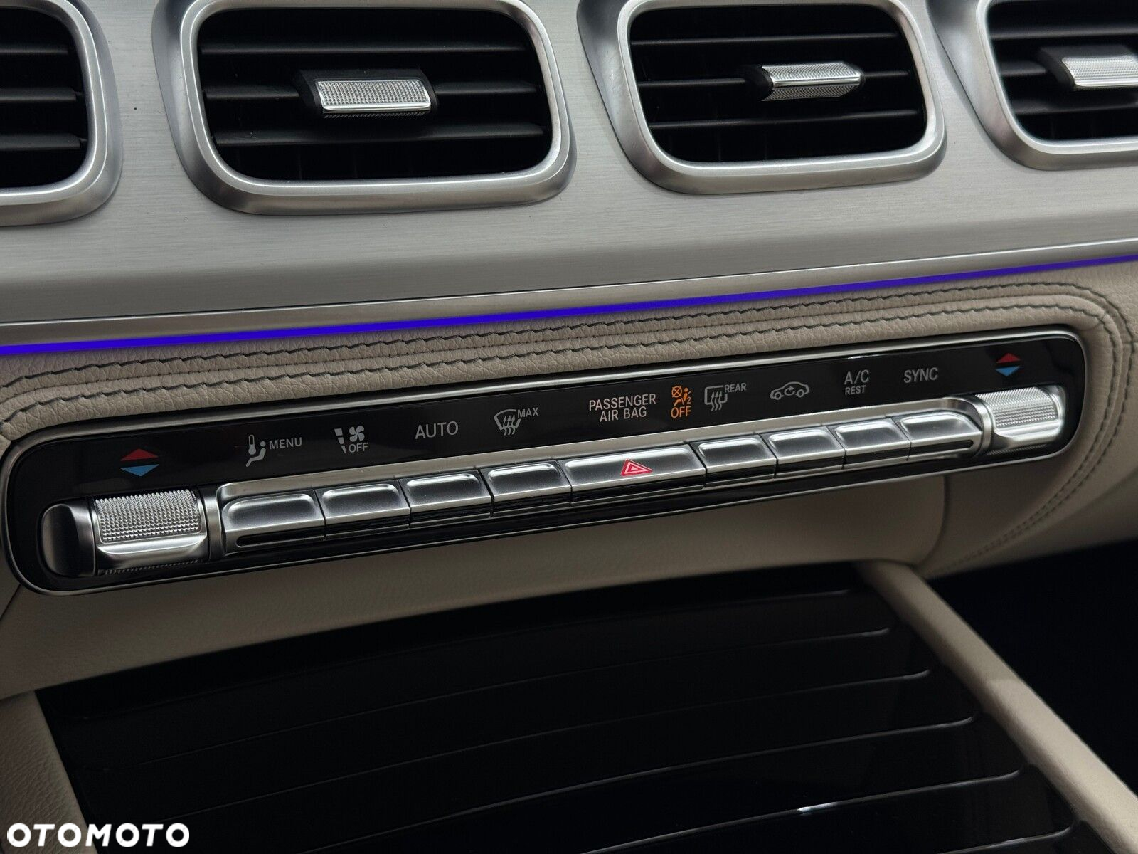 Mercedes-Benz GLE - 27