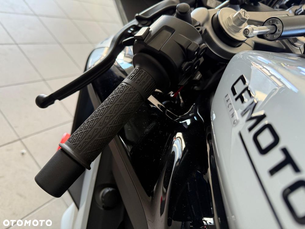 CFMoto 675SR - 24