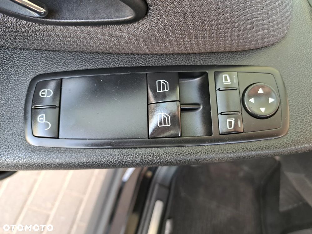 Mercedes-Benz Klasa A 160 BlueEFFICIENCY - 32