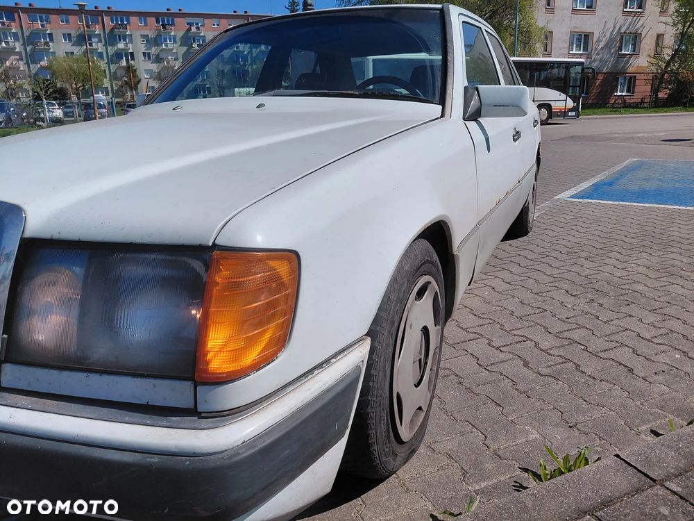 Mercedes-Benz W124 (1984-1993) - 13
