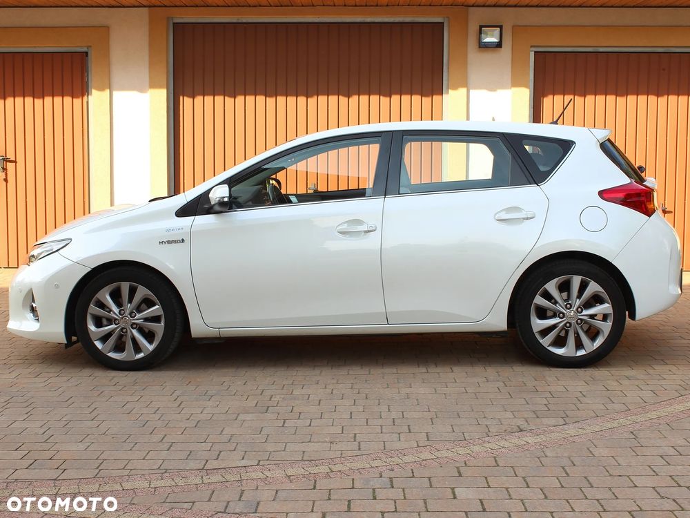 Toyota Auris 1.8 Executive - 9