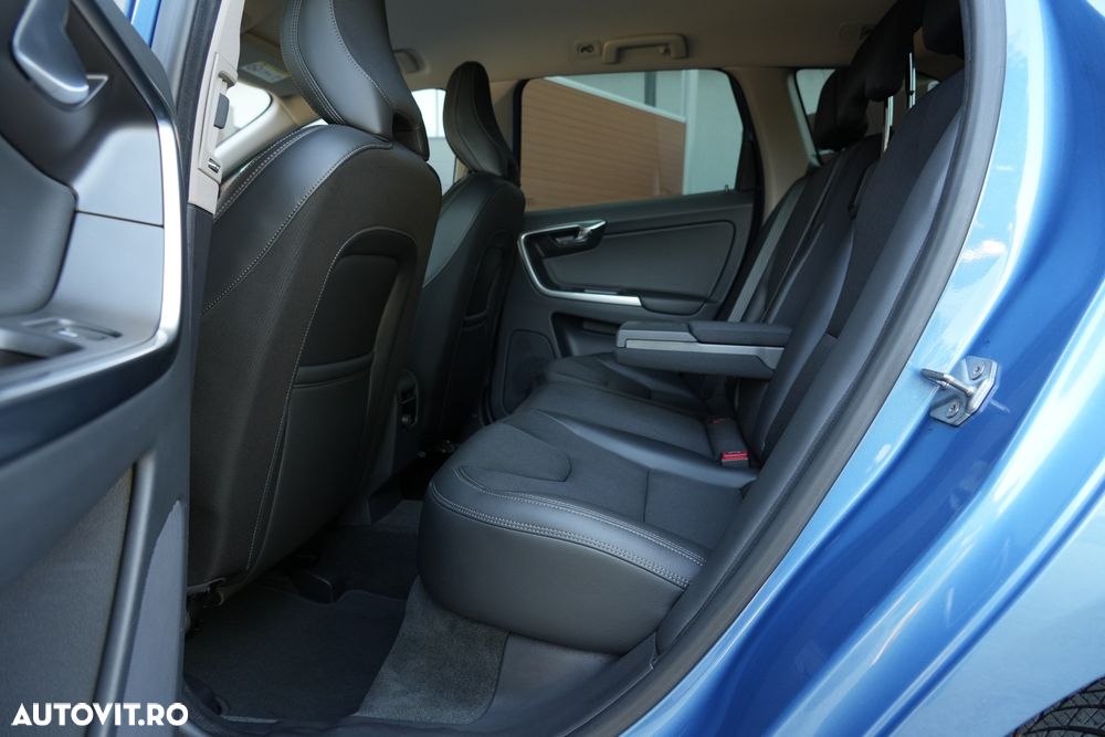 Volvo XC 60 D4 Geartronic Summum - 10