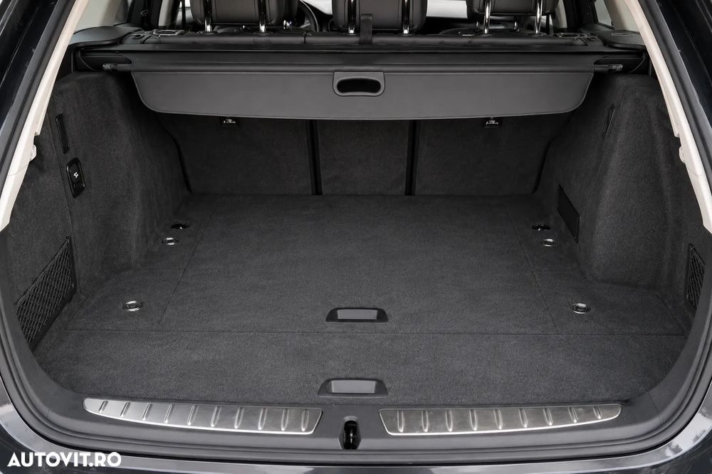 BMW Seria 3 318d Aut. - 33