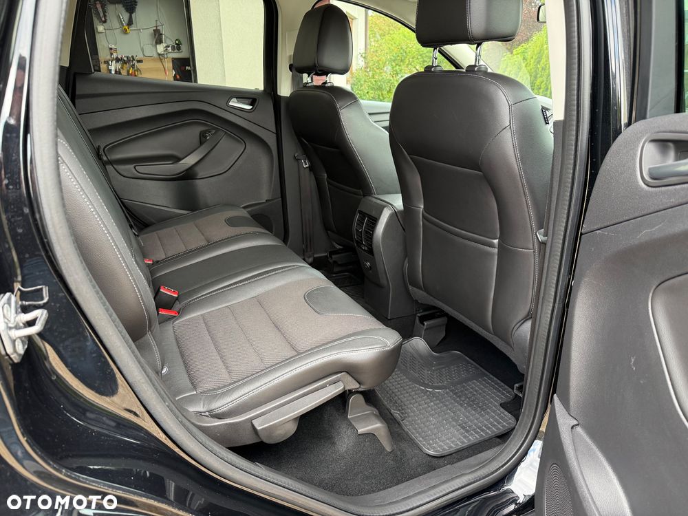 Ford Kuga 2.0 TDCi 2x4 Titanium - 18