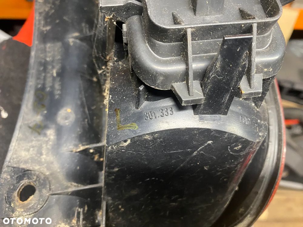 LAMPA TYLNA LEWA FORD FIESTA V 2S6113A603B - 6