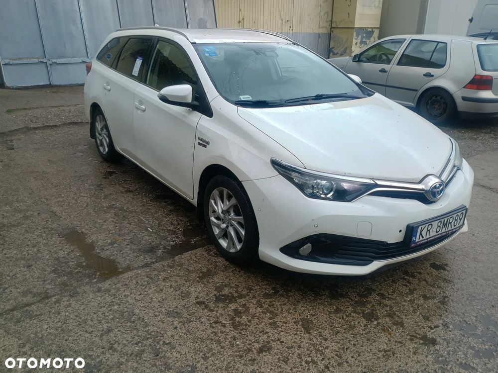 Toyota Auris Hybrid 135 Comfort - 2