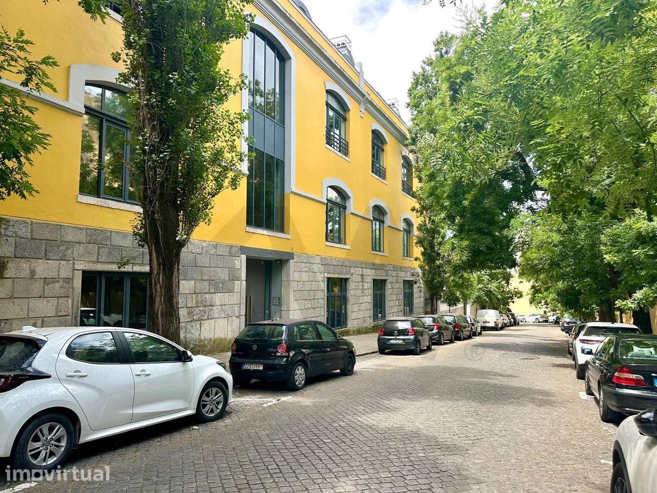 Loft T1 Duplex com varanda -  estacionamento - arrecadação  - Av. 24 d - Grande imagem: 3/36