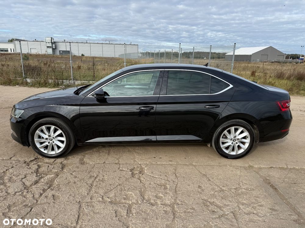 Skoda Superb 2.0 TDI Ambition DSG - 9