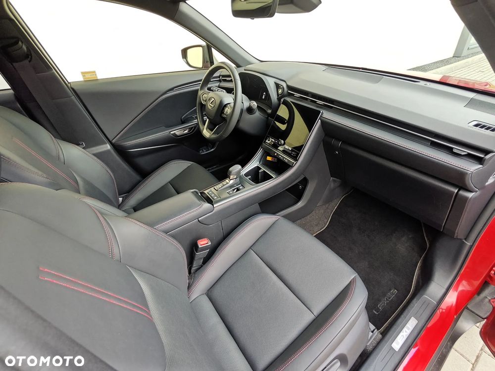 Lexus LBX 1.5 Hybrid Emotion - 4