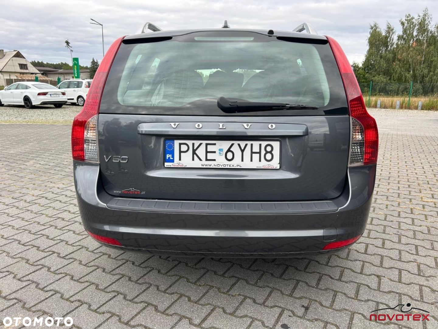 Volvo V50 D2 Momentum Start-Stop - 2