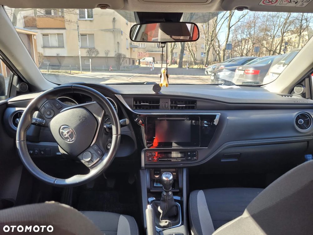Toyota Auris 1.6 Premium - 10