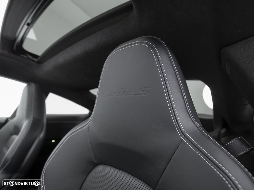 Porsche 911 (992) Turbo S - 14
