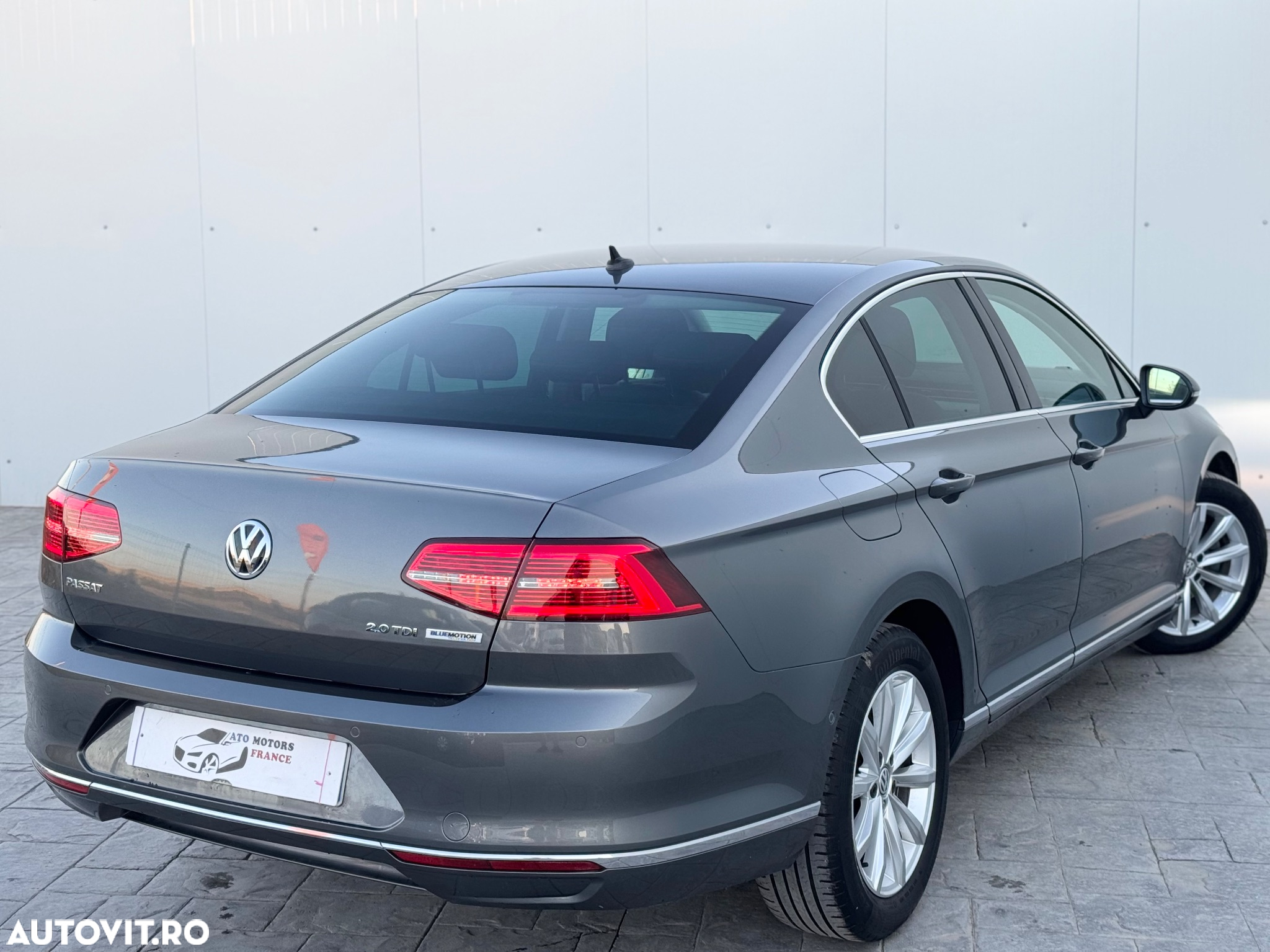 Volkswagen Passat 2.0 TDI DSG Highline - 3