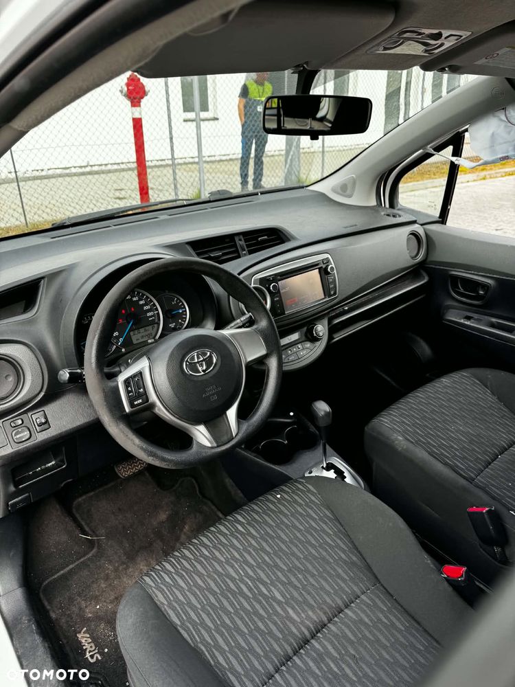 Toyota Yaris - 11