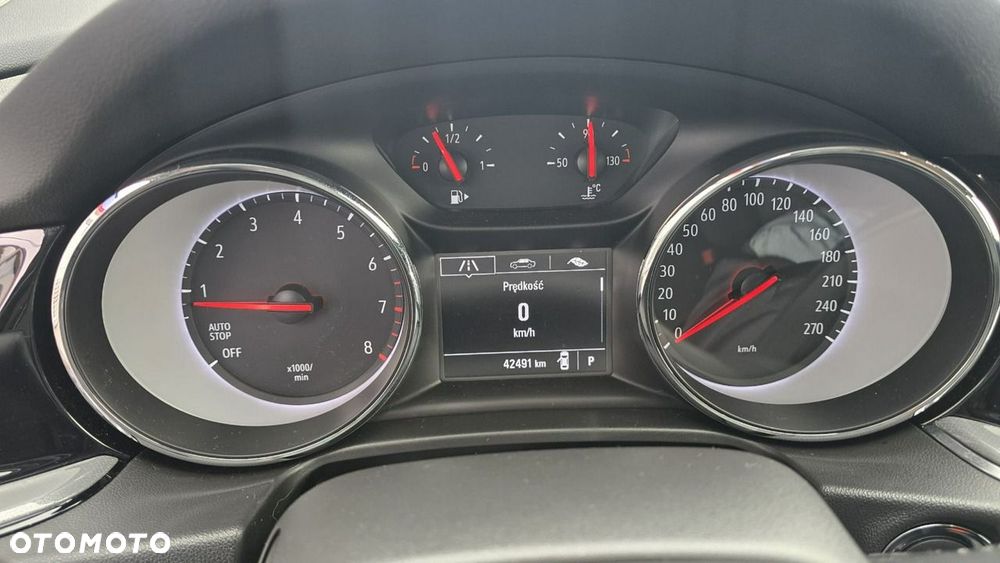 Opel Insignia - 12