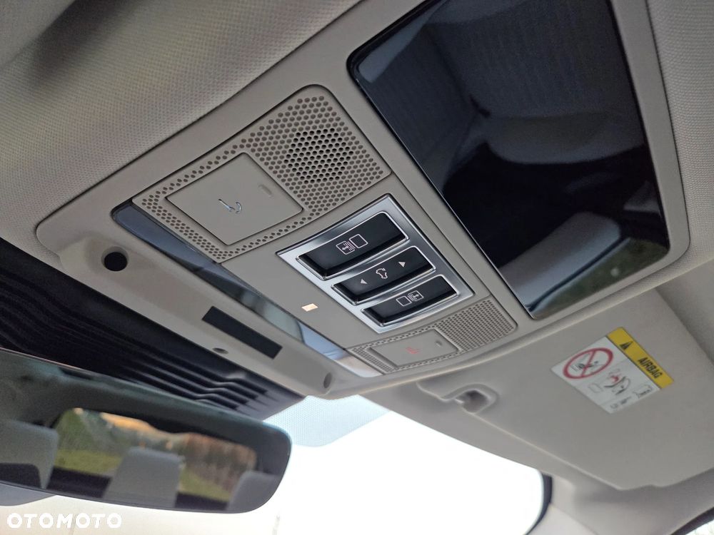 Land Rover Discovery 3.0 D250 mHEV SE - 25