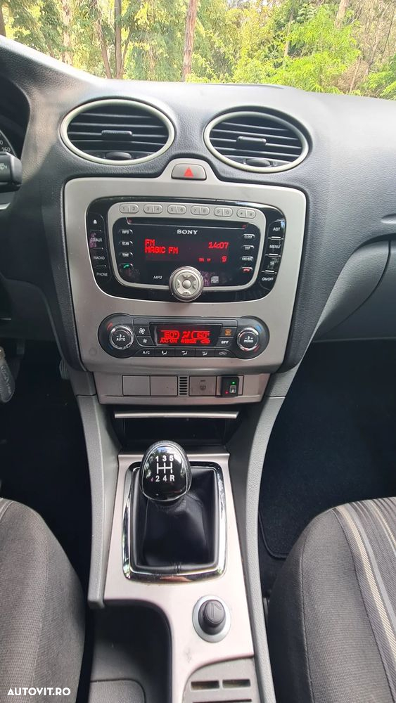 Ford Focus 1.6 Ti-VCT Titanium - 14