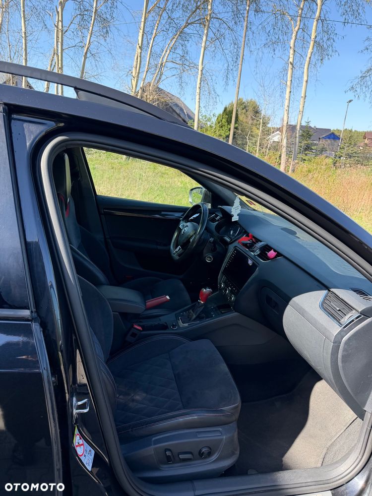 Skoda Octavia 2.0 TDI DSG RS - 13