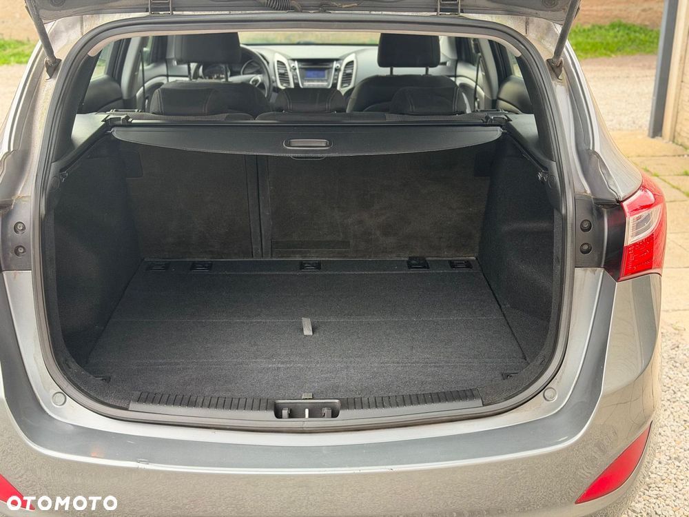 Hyundai i30 blue 1.6 CRDi Style - 14