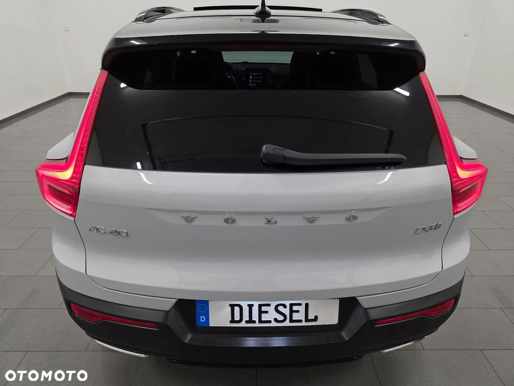 Volvo XC 40 D3 SCR R-Design - 36