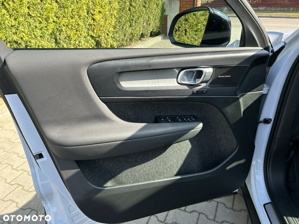 Volvo XC 40 B5 B AWD Geartronic RDesign - 29