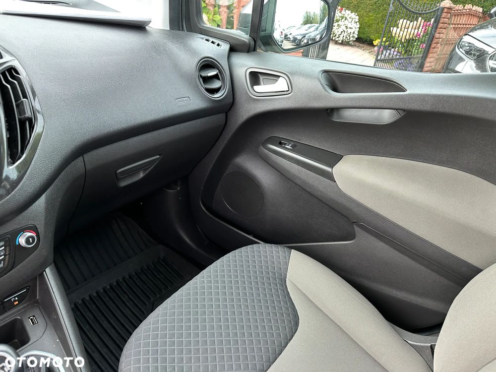 Ford Tourneo Courier - 16