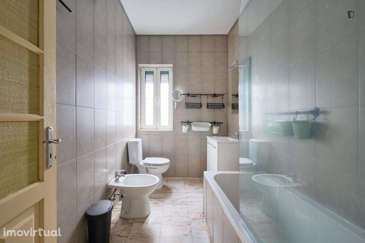 Quarto - localizado em Entrecampos Lisbon - Grande imagem: 2/51