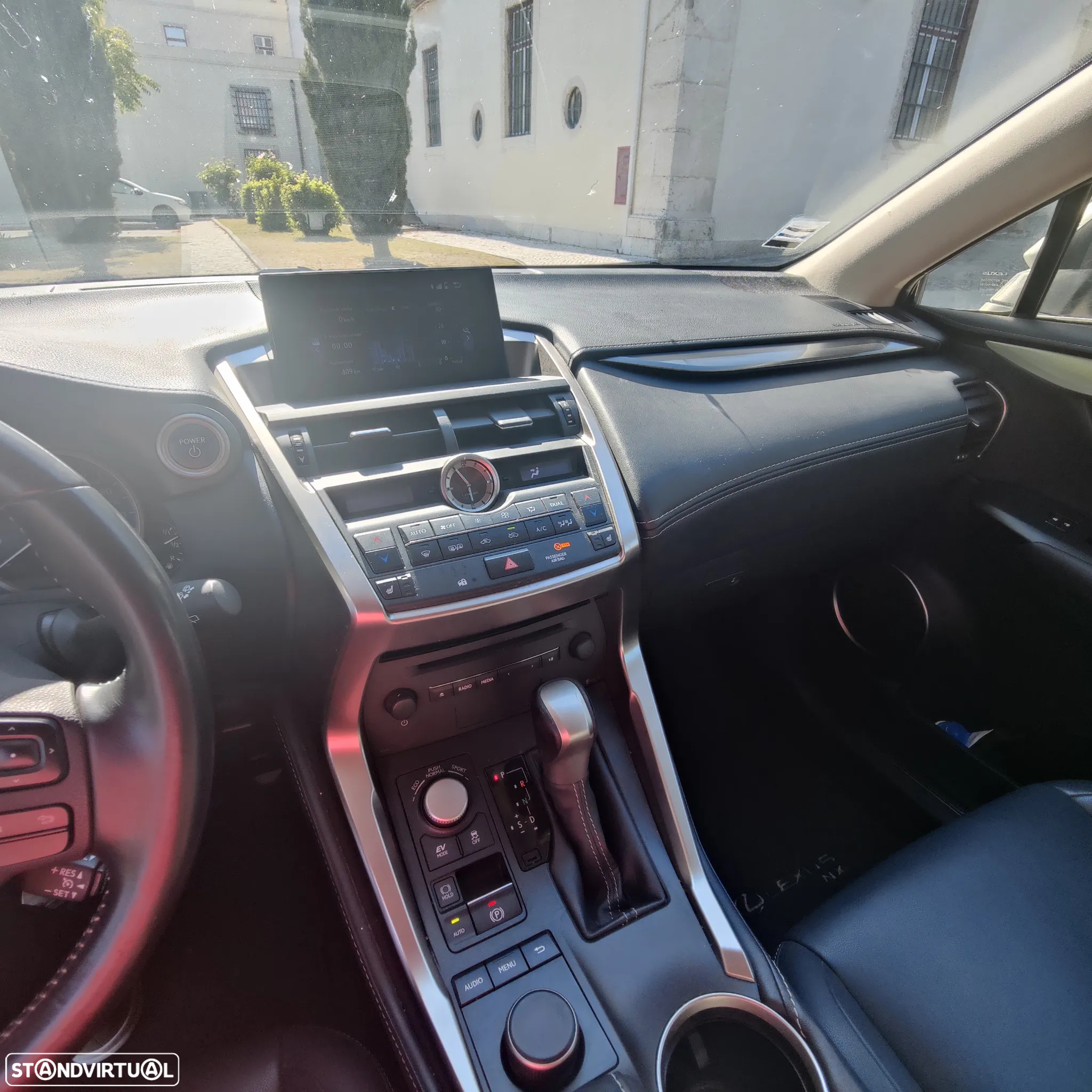 Lexus NX 300h Executive Plus - 12